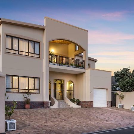 Auriols Guest House Parow Eksteriør bilde